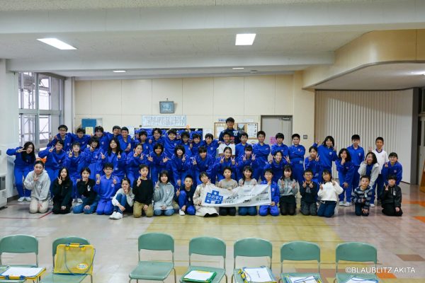 11.22 秋田市立明徳小学校にてFW11梶谷政仁選手が「ゆめすく」を行い
